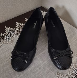 Easy Spirit Leather Wedge Heel Pumps